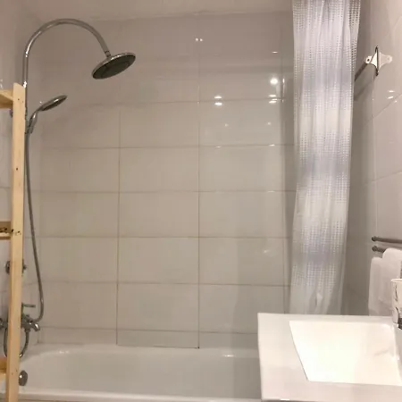 Cozy And Stylish Studio Apt - Just 800M From The Beach Appartamento *