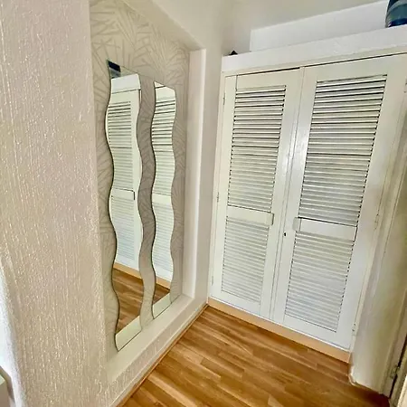 Cozy And Stylish Studio Apt - Just 800M From The Beach *