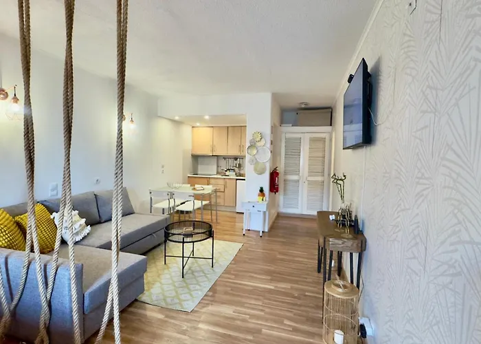 Cozy And Stylish Studio Apt - Just 800M From The Beach *